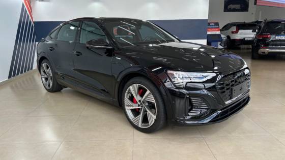 AUDI Q8 E-TRON 55 ELÉTRICO SPORTBACK PERFORMANCE BLACK QUATTRO AUDI Q8 E-TRON 55 ELÉTRICO SPORTBACK PERFORMANCE BLACK QUATTRO